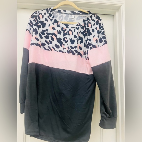 Tops - Large long sleeved shirt
